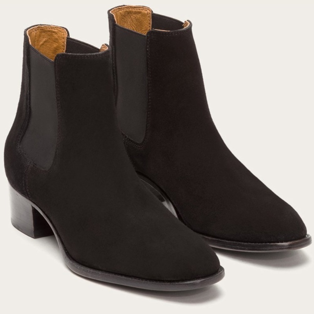 Frye Dara Suede Chelsea booties -‎ NWOT SZ 6.5